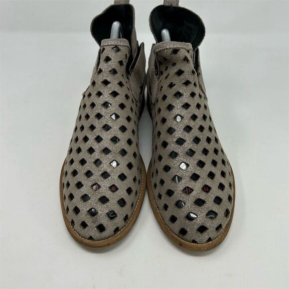 Musse & Cloud Light Gray Silver Perforated Leather Ankle Booties Size 40 (US 9) - Picture 5 of 14